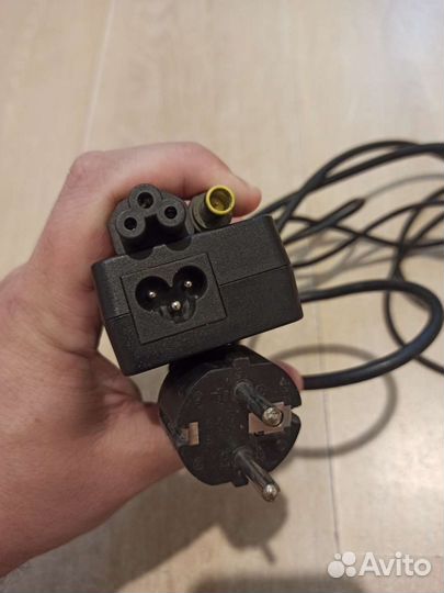 Зарядка для ноутбука