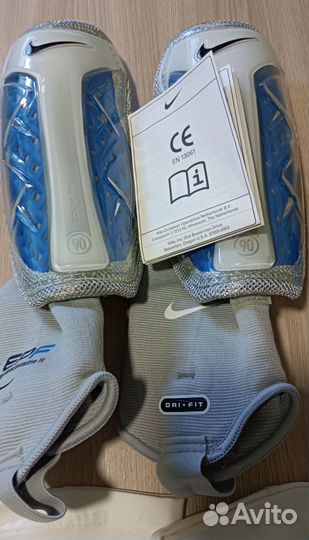 Щитки футбольные Nike Air Zoom Total 90