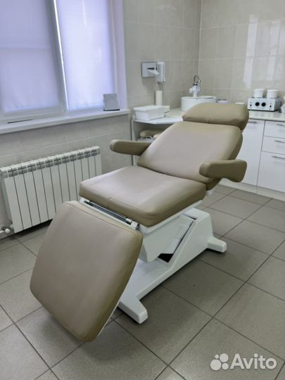 Кушетка косметологическая с электроприводом