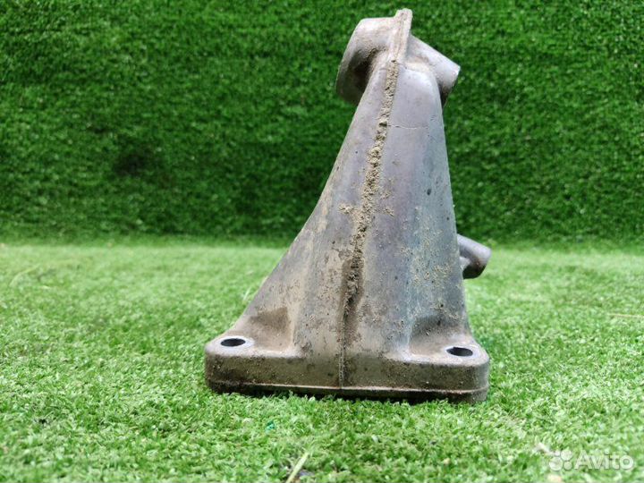 Кронштейн опоры двигателя Mercedes Clk Coupe C208