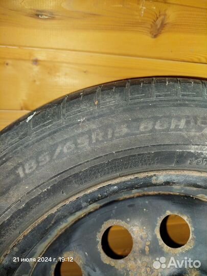 Резина летняя на штампованных дисках б/у