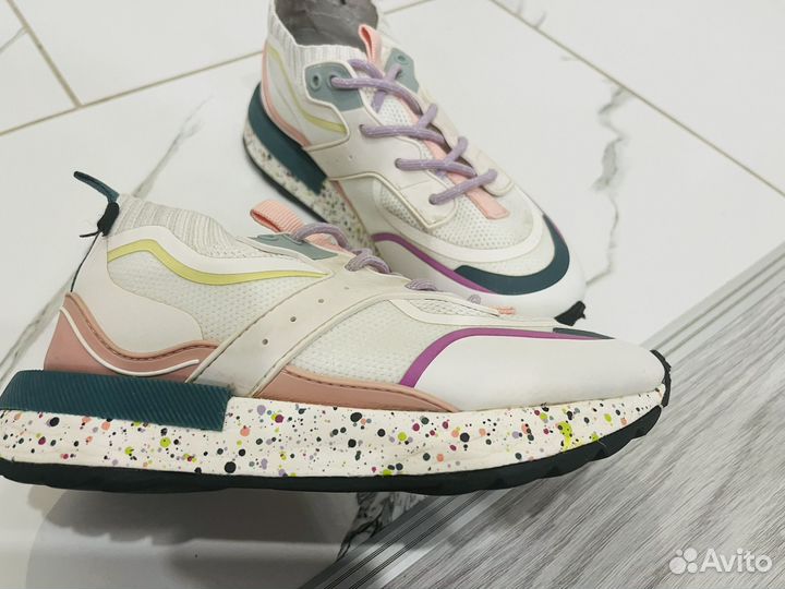 Кроссы zara 30р