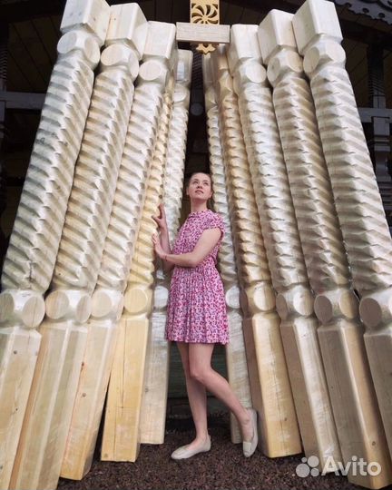 Резные столбы