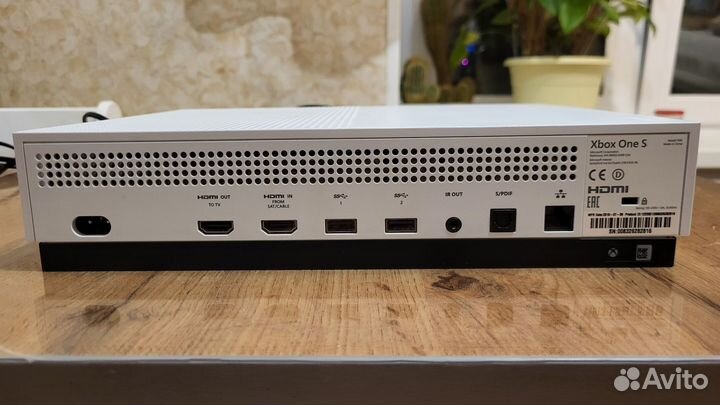 Игровая приставка Xbox One S 1tb
