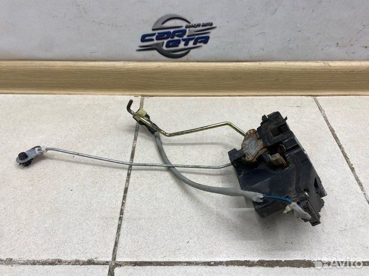 Замок боковой двери передний правый Kia Spectra