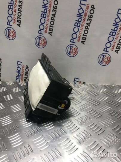 Подушка в торпедо Kia Ceed 1