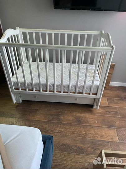 Продам детскую деревянную кроватку