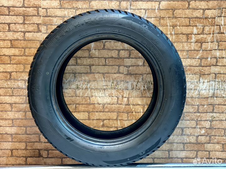 Kumho I'Zen RV Stud KC16 235/55 R17