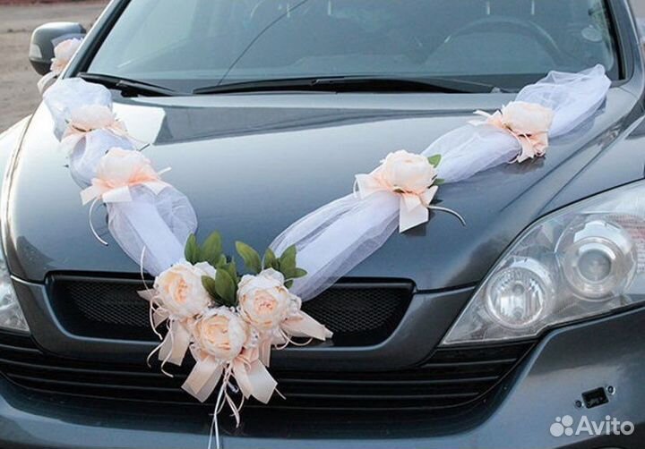 Свадебное украшение на машину