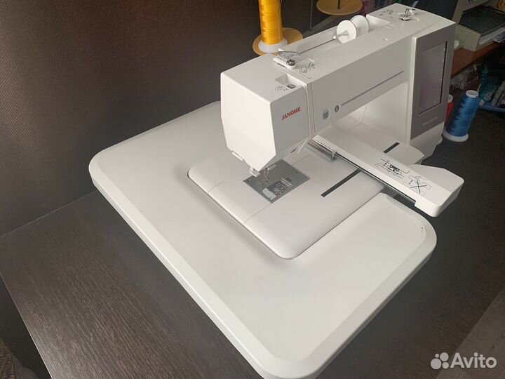 Швейная машина Janome Memory craft 550e