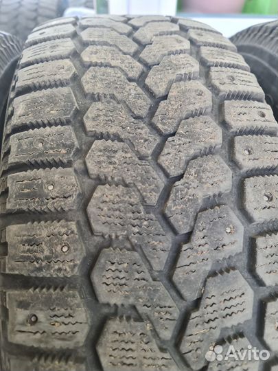Yokohama Ice Guard F700Z 215/65 R16