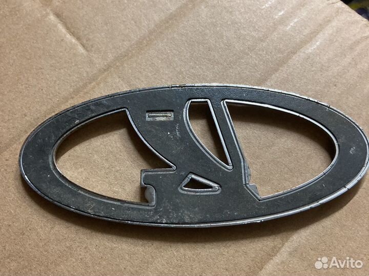 Эмблема ваз 2106