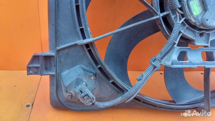 Вентилятор радиатора для Kia Carens 2006-2012