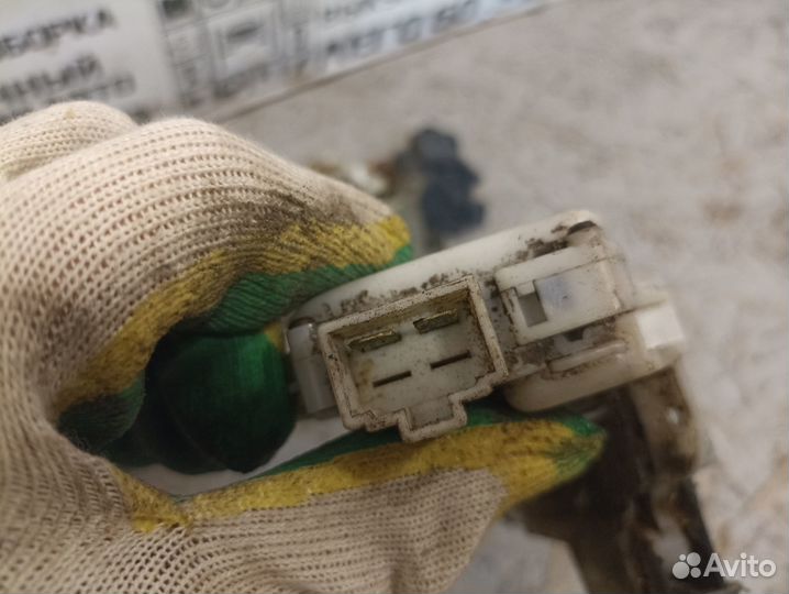 Замок двери для Mitsubishi Galant E5