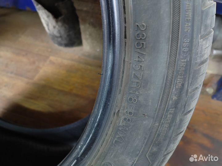 Rydanz Roadster R02 235/45 R18 98W