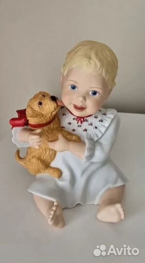 Статуэтка фарфоровая