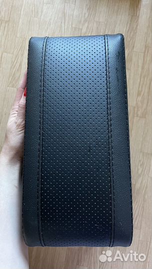 Подлокотник автомобильный универсальный