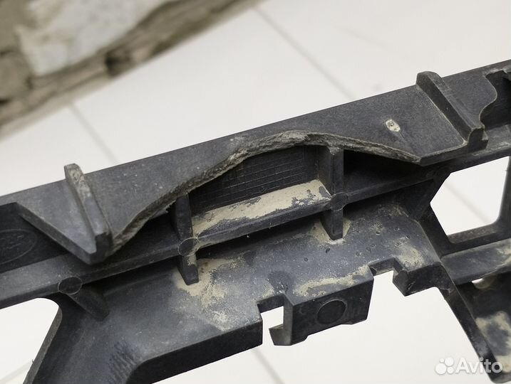 Кронштейн заднего бампера Range Rover Sport