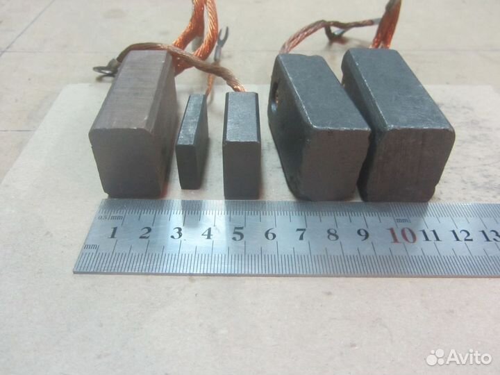 Щетки медно-графитовые, графитовые разных размеров