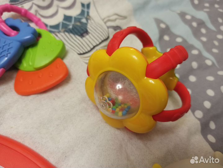 Игрушки и книжки пакетом