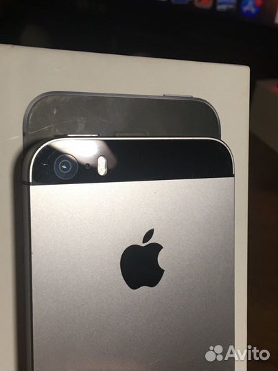 iPhone SE, 32 ГБ