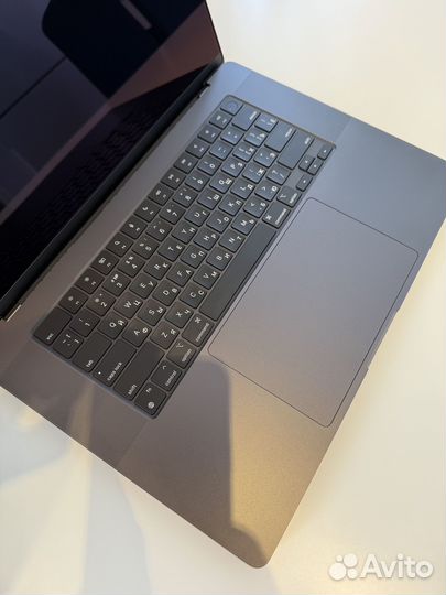 Apple Macbook Pro 16