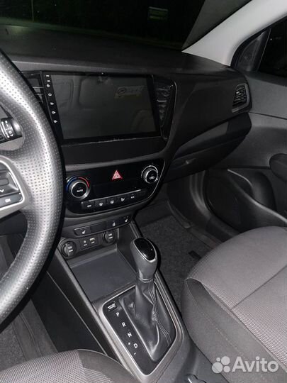 Hyundai Solaris 1.6 AT, 2017, битый, 200 009 км