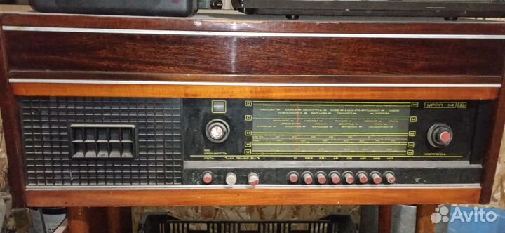 Радиола с пластинками