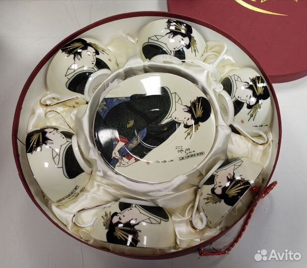 Чашка с блюдцем от Валентина Юдашкина