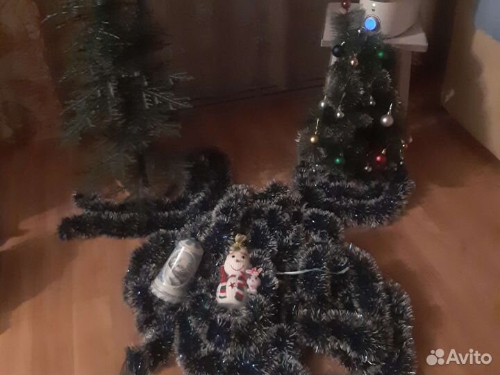 Ёлочки, гирлянды, подставки для ёлочек