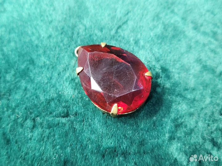 Кулон подвеска Капля 28*19мм Красный камень Чехия