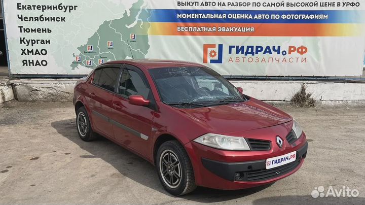 Обшивка стойки средней правой верхняя Renault Mega