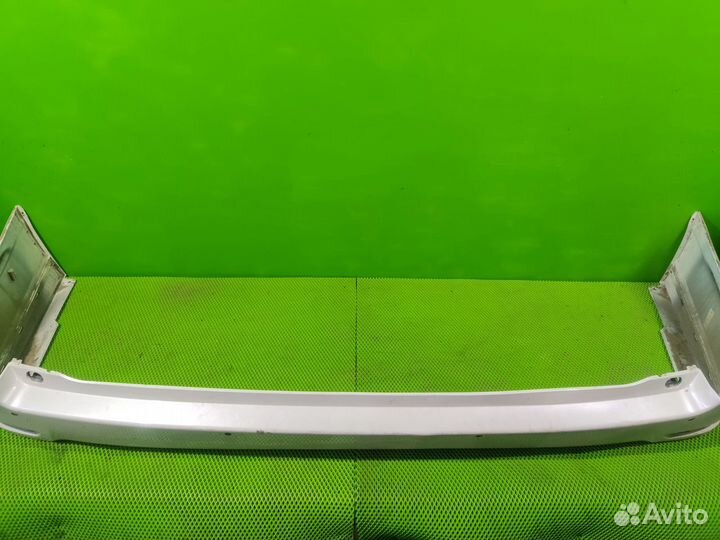 Бампер задний Toyota Hiace H300