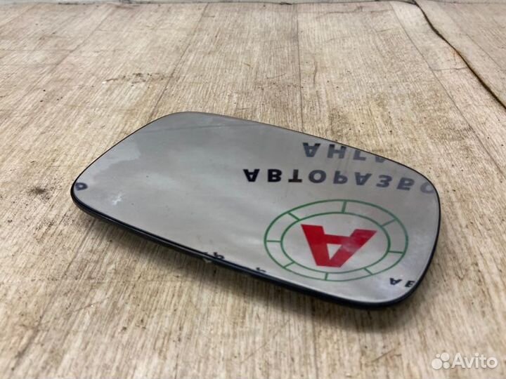 Зеркальный элемент левый Renault Megane 2 BM1R