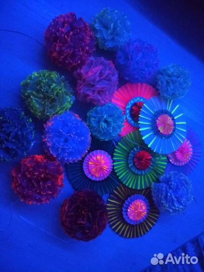 Помпоны и веера для праздника