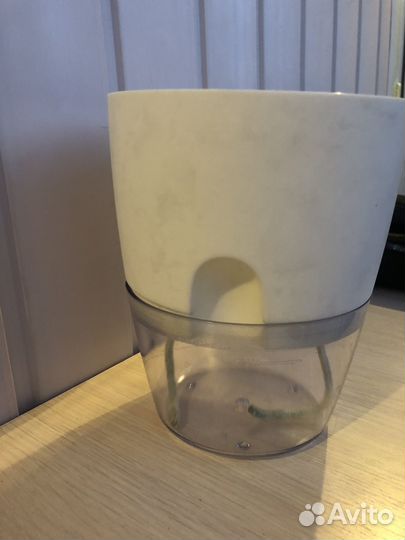 Горшок с автополивом