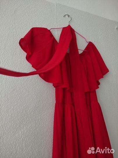 Красное платье в пол