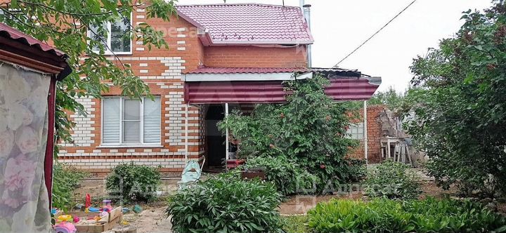 Дом 200,7 м² на участке 9,6 сот.