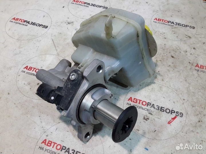 Главный тормозной цилиндр Volkswagen Touareg 2