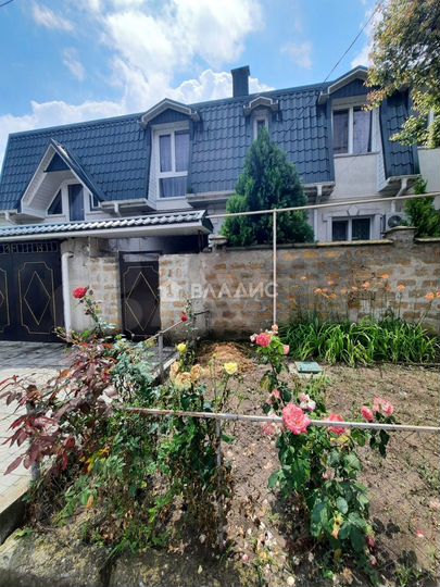 Дом 285 м² на участке 5 сот.