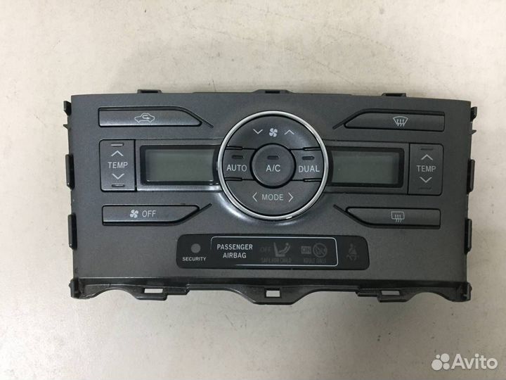 Блок управления климатической установкой Toyota Auris E150 2006-2012