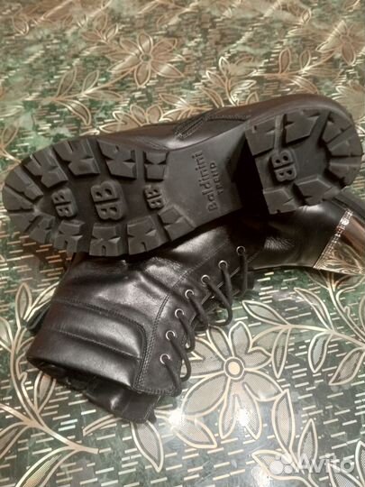 Ботинки женские