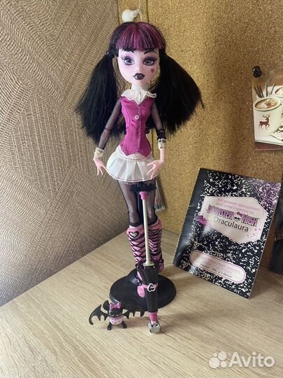 Кукла Монстер Хай Дракулаура базовая оригинал
