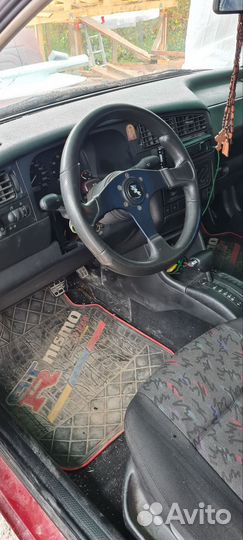 Volkswagen Golf 1.8 МТ, 1995, битый, 161 900 км