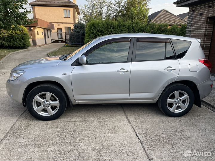 Toyota RAV4 2.0 AT, 2008, 260 000 км