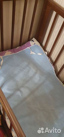Детская дубовая кровать маятник с матрасом и тд