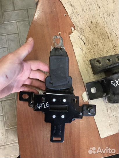 Ремень безопасности задний на kia venga 2010-2015