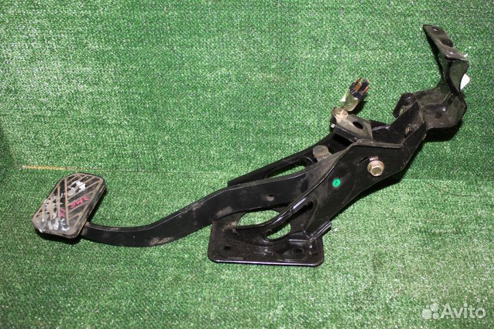 Педаль Geely Emgrand EC7 CVT хэтчбек