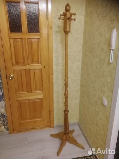 Продается вешалка для одежды