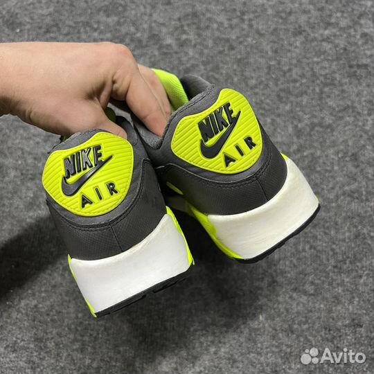 Кроссовки Nike Air Max 90 Essential